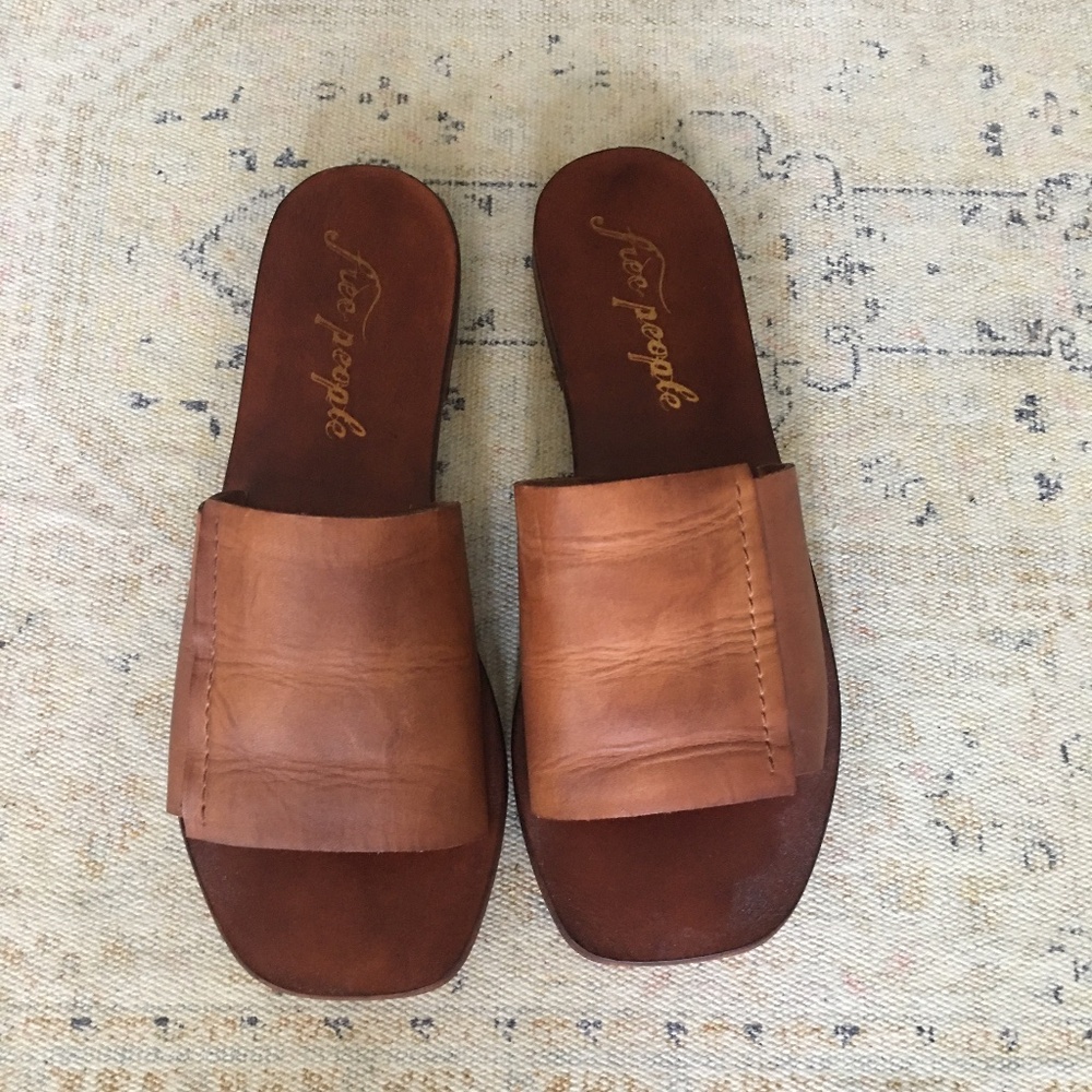 Free People Leather Sandals SIZE 38 NEW Women's Shoes (SIZE 8)